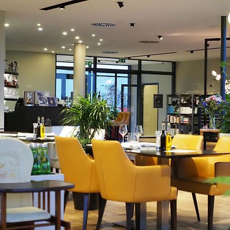 Mg Restaurace/Luxury Apartments Mladá Boleslav المظهر الخارجي الصورة