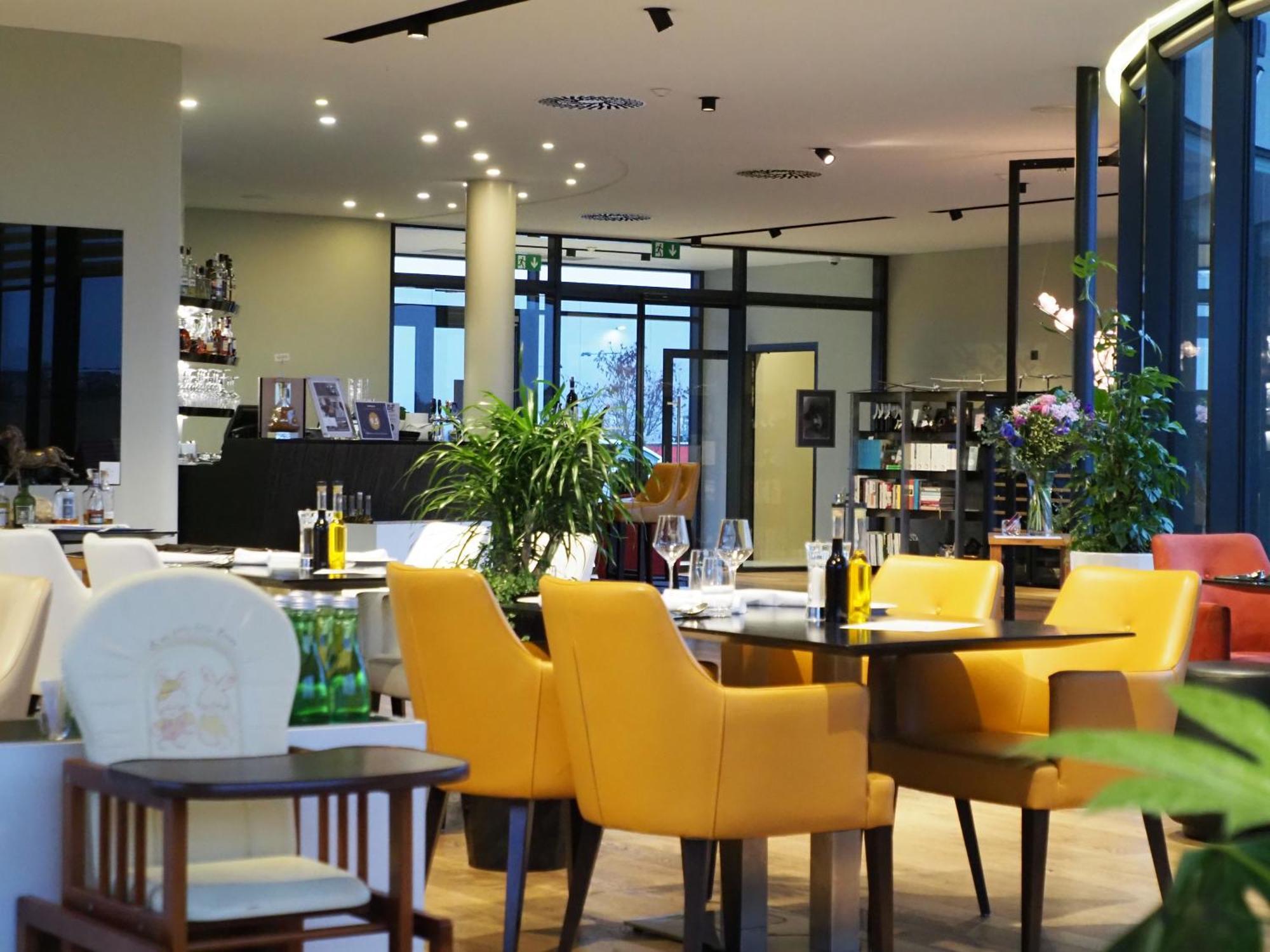 Mg Restaurace/Luxury Apartments Mladá Boleslav المظهر الخارجي الصورة