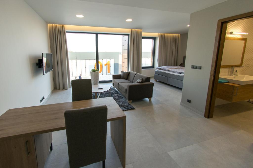 Mg Restaurace/Luxury Apartments Mladá Boleslav المظهر الخارجي الصورة