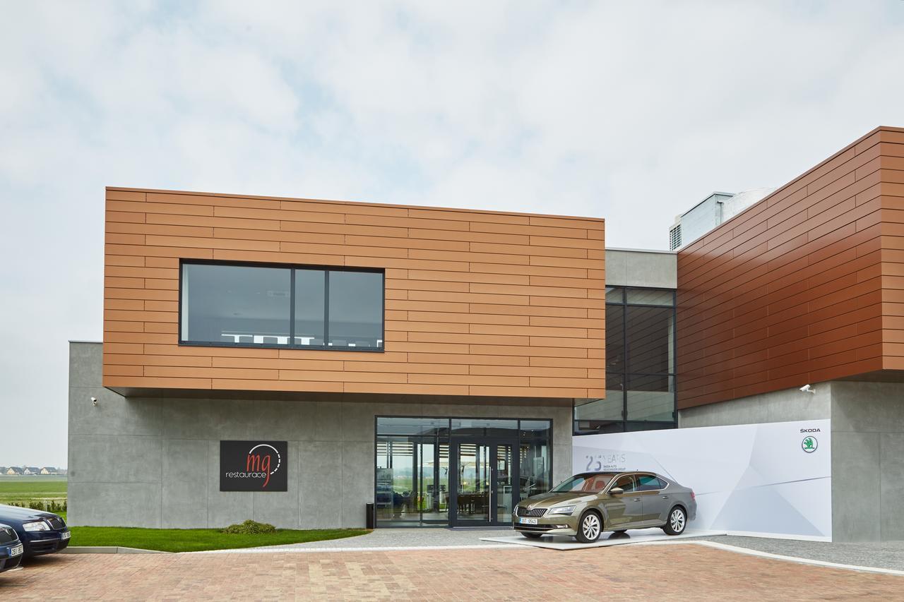 Mg Restaurace/Luxury Apartments Mladá Boleslav المظهر الخارجي الصورة